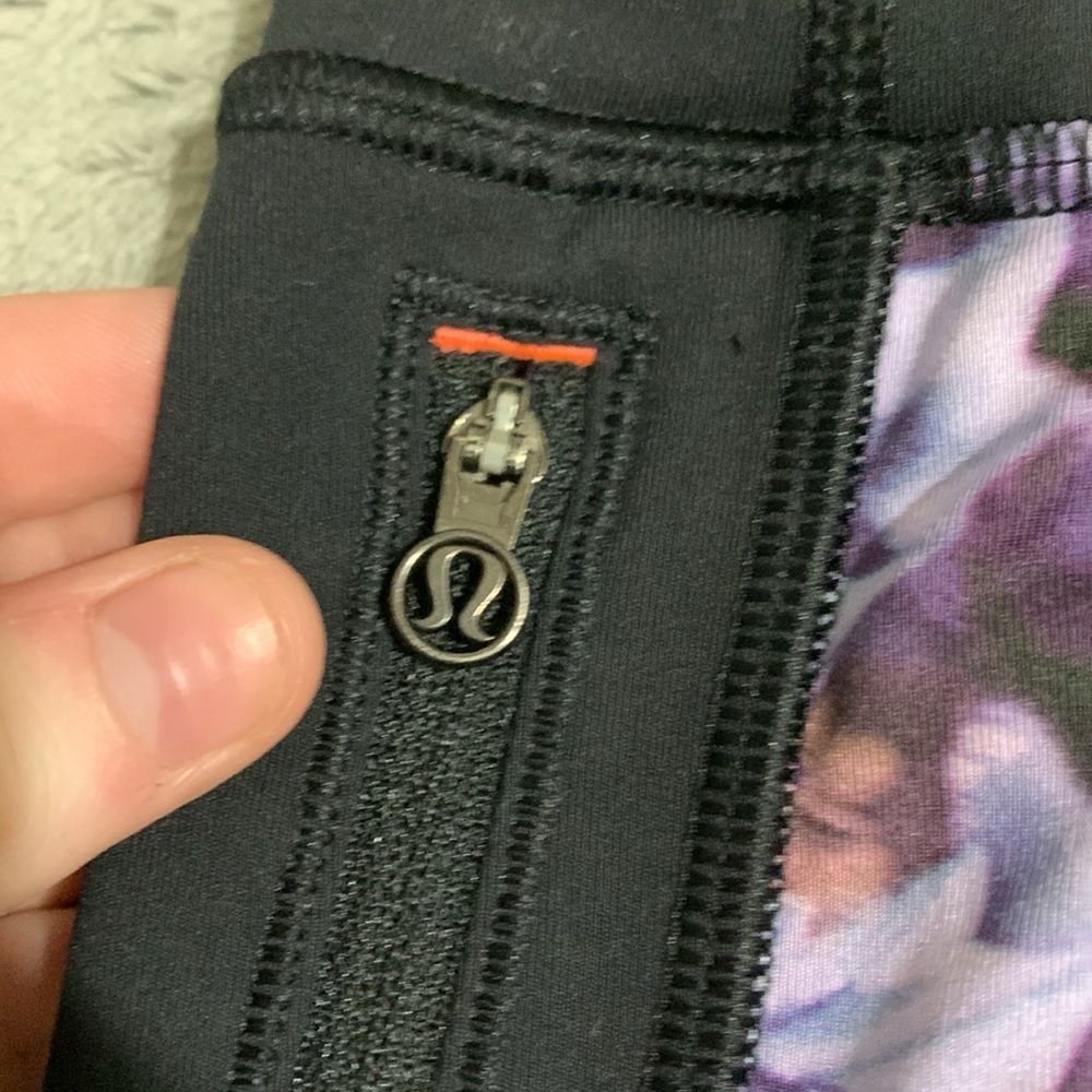 Lululemon Cropped Leggings Size 2-4 - Picture 5 of 8